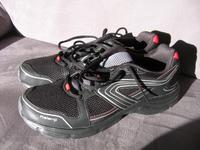 Sportschuhe Joggingschuhe Kalenji Man Schwarz rot Neu 46 ungetrag Nordrhein-Westfalen - Witten Vorschau