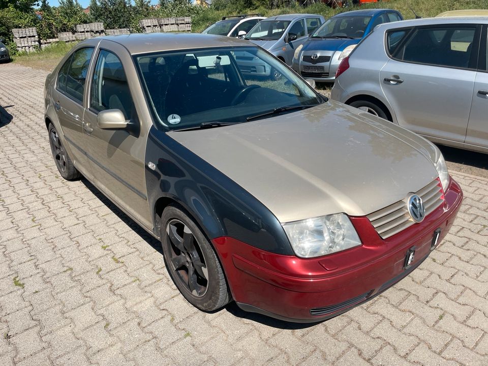 Vw Bora 2.0 Klima Alu Sitzhzg. 3.Hd. orig.208tkm Tüv/Au 08/24 in Schkeuditz