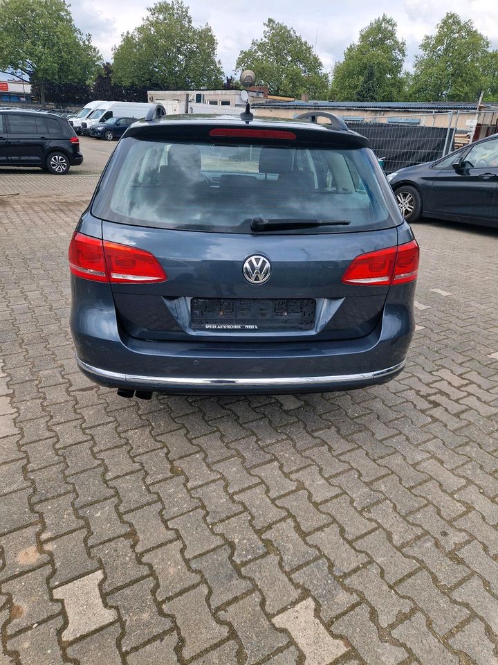 Volkswagen Passat Variant Comfortline BlueMotion 2.0 diesel in Frankfurt am Main
