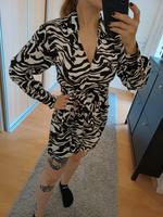H&M Wickelkleid kurzes Kleid Zebraprint Berlin - Westend Vorschau