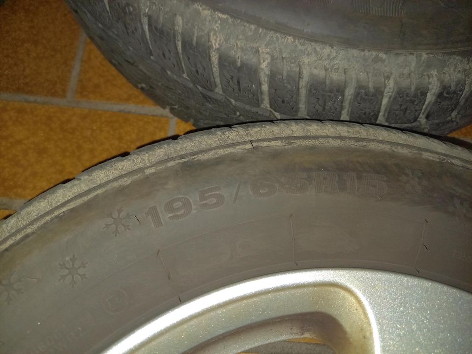 Borbet 15" Alufelgen mit 195/65 R15 Winterreifen in Mömbris