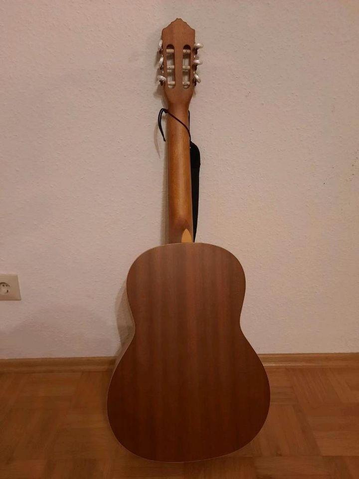 Ortega R131 Klassische Gitarre, viel Zubehör, wie NEU, Anfänger in Augsburg