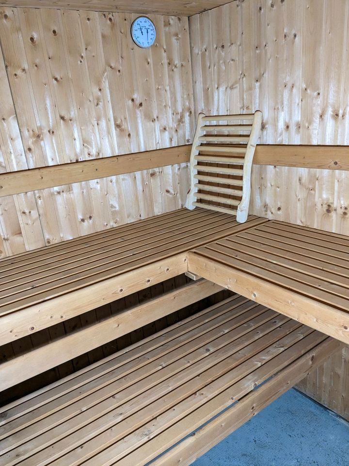 Sauna mit Zubehör und Saunaofen 7,5 kWh in Garmisch-Partenkirchen
