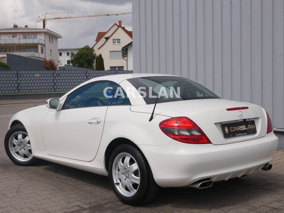 Mercedes-Benz SLK 200 AMG ROADSTER "NAVI+LEDER+SHZ+R.KAMERA" in Worms