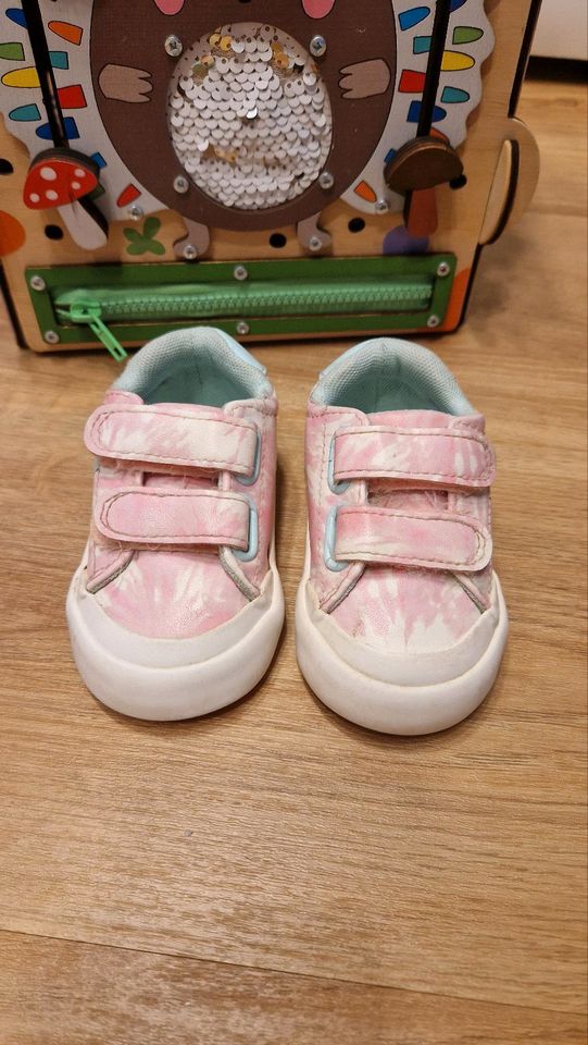 Baby Sneakers/Schuhe/Sportschuhe von H&M 18/19 in München