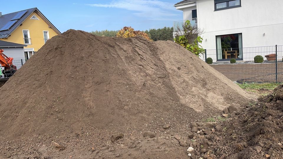 Humus, Erde, Aushub, Gesiebter Humus, Bodenqulität in Regenstauf