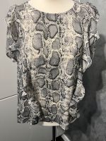 Tigha Bluse Snake Gr M 38 grau schwarz Neu Volants Duisburg - Homberg/Ruhrort/Baerl Vorschau