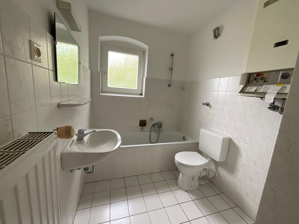 2-Zimmer-Wohnung im 1. Obergeschoss mit Badewanne in Wilhelmshaven - Nähe Zentrum !!! in Wilhelmshaven