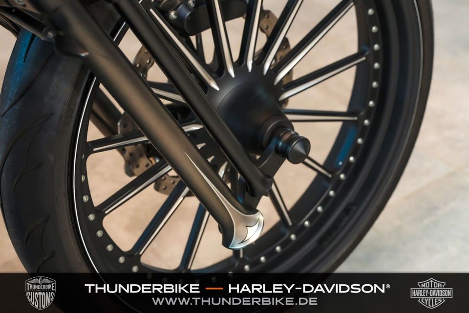 Harley-Davidson Softail FLS Slim "Bladerunner" in Hamminkeln