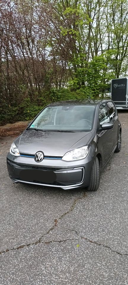 VW UP-E Jahreswagen NEUWERTIG in Bad Orb