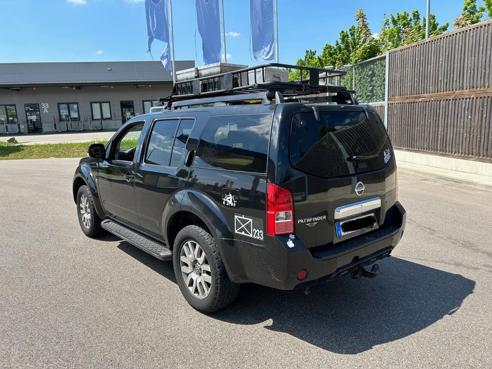 2015 Nissan Pathfinder SE AWD in Gersthofen