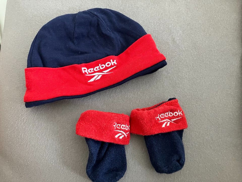 Reebok Mütze und Socken set 3-6Monate in Berlin