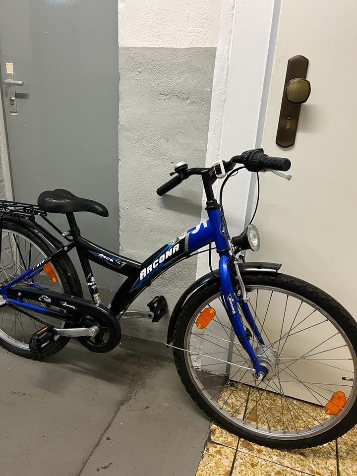 Blau/Schwarzes Fahrrad in Heiligenhaus