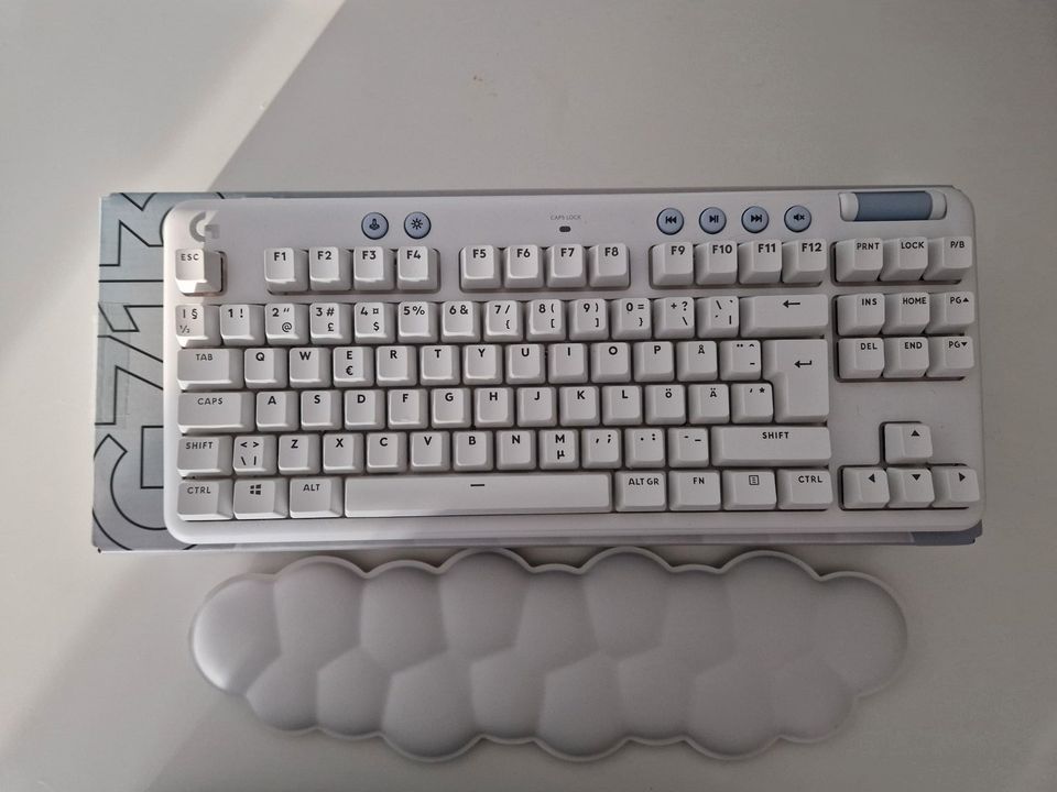 Gaming Tastatur von Logitech G713 mit RGB in Bestwig
