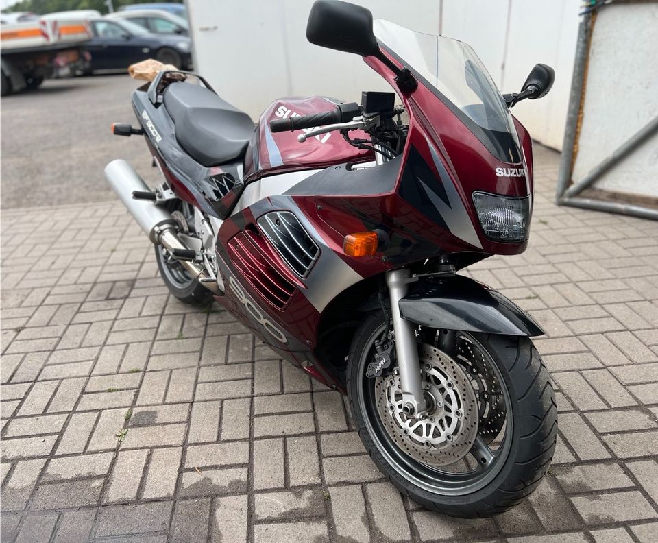 Suzuki RF 900R in Sottrum