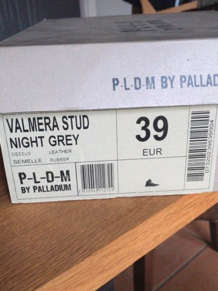 Palladium Sneakers in Limburg