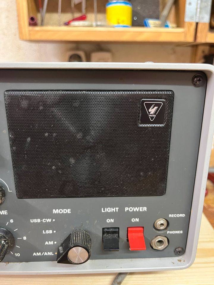 Kurwellenempfänger Yaesu musen FRG-7 in Sauerlach