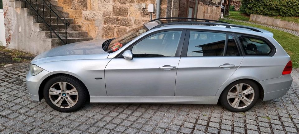 BMW E91  Panorama TÜV neu in Melsungen