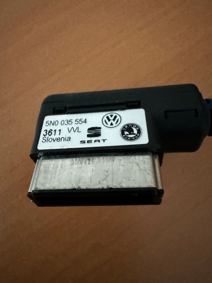 VW Media In Adapter für iPhone /iPod in Sehmatal-Cranzahl