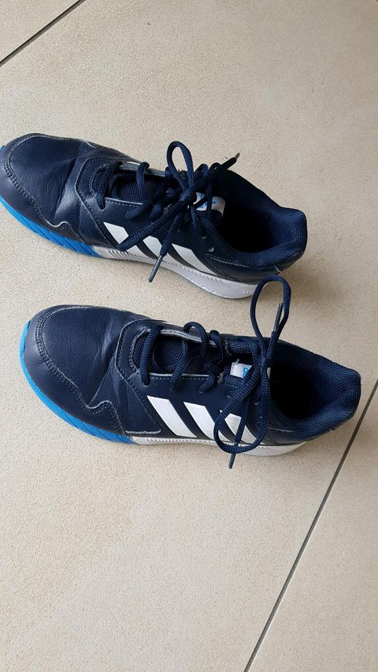 Hallen Turnschuhe Kinder Adidas Gr. 37 1/3 in Pulheim