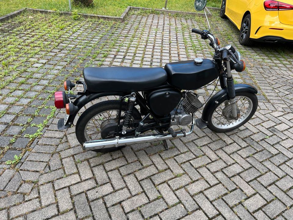 Simson S51, schwarz, viele neue Teile, 4 Gang, originale Papiere in Dresden