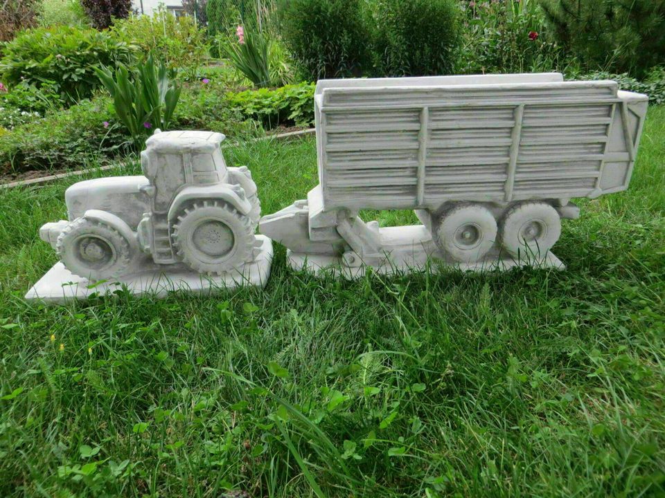Traktor mit Anhänger aus Stein / Beton, inkl. Versand, Neu in Wimmelburg