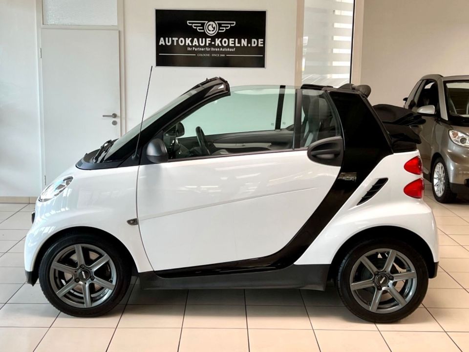 Smart ForTwo cabrio Crystal White/Nur 41.000km/Klima in Köln