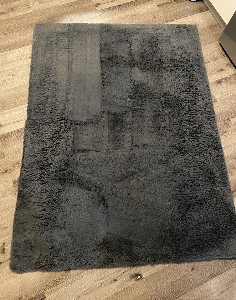 Dunkelgrauer / schwarzer Teppich 120 x 160 cm Mömax „Caroline“ in Frankfurt am Main