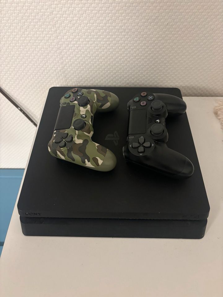 SONY Playstation 4 slim 500GB inkl. 2 Controller funktionsfähig in Neuss