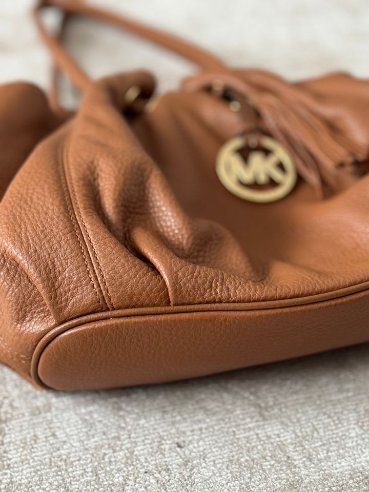 Tasche Beuteltasche Michael Kors braun in Korntal-Münchingen