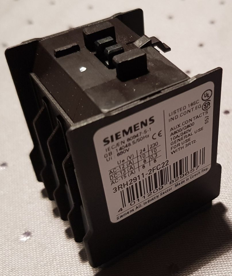 SIEMENS 3RH2911-2FC22 – Hilfsschalterblock 10A/240V NEU in OVP! in Hattersheim am Main