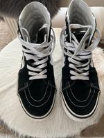 Vans Sneaker Schwarz/Weiss Größe 38.5 Nordrhein-Westfalen - Gladbeck Vorschau