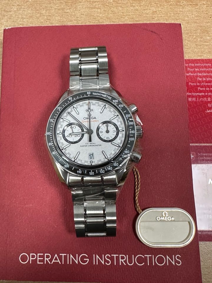 Omega Speedmaster Racing ref 32930445104001 Neu Full Set verklebt in Berlin