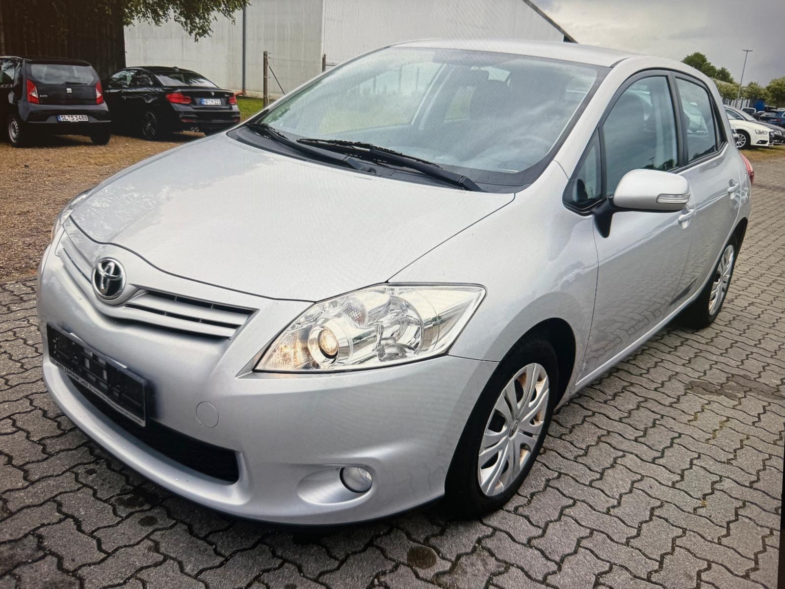 Abbildung des Autos Toyota Auris Life+1,4L D…