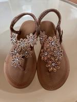 Sandalen Roségold Glitzer Blumen 39 Hessen - Wettenberg Vorschau
