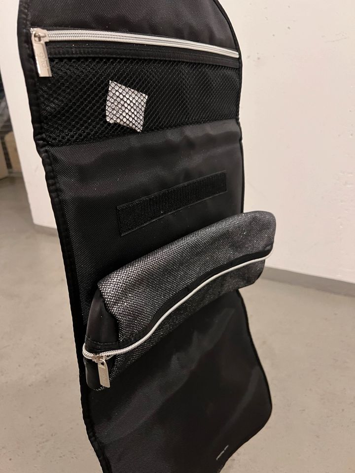 GHD Tasche für Glätteisen und Kosmetik in Wiesbaden