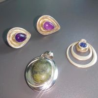 Jademedallion und Amethyst Ohrringe Berlin - Reinickendorf Vorschau