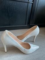 Eleganter Schuh von Peter Kaiser, beige/Creme glitzernd Nordrhein-Westfalen - Löhne Vorschau