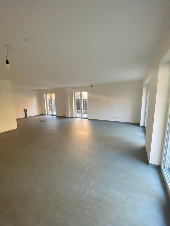 Komfortable Erdgeschosswohnung mit Garage und einem tollen Ausblick auf die Schermbecker Burg! in Schermbeck