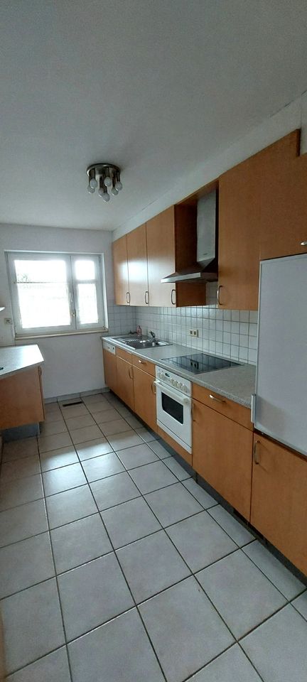 Modernes Einfamilien-Reiheneckhaus mit Carport und separatem PKW-Stellplatz in Viersen