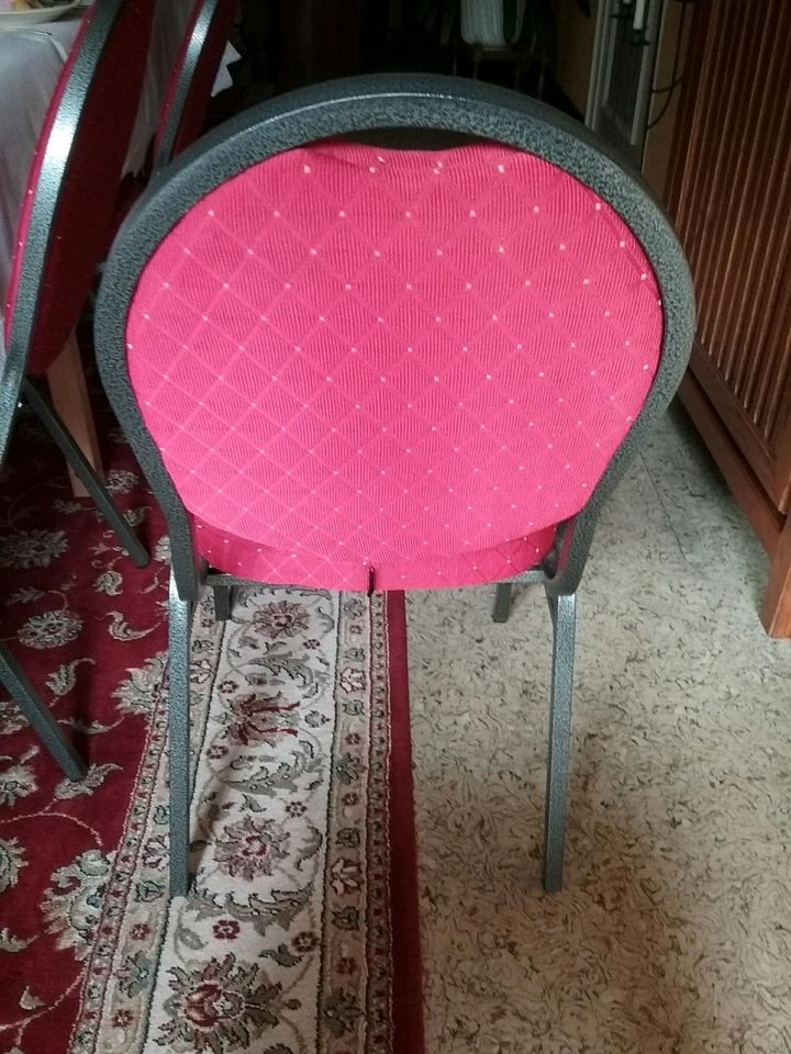 16 Stühle zu verkaufen in Wagenfeld
