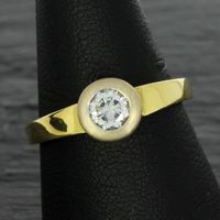 WERT 2790,- Solitär Brillant Ring 0,43 Ct Gold 18 Kt pdddd 17431 Düsseldorf - Friedrichstadt Vorschau