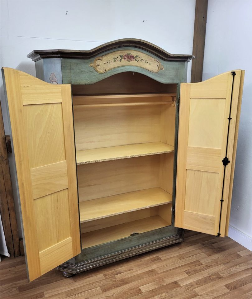 Jahreszeitenschrank Schrank Malerei bemalt Bauernschrank 1099€* in Fulda