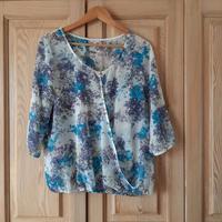 Esprit Bluse 40 blau Lila Blumen Sommer Shirt Top neuw. Nordrhein-Westfalen - Borken Vorschau
