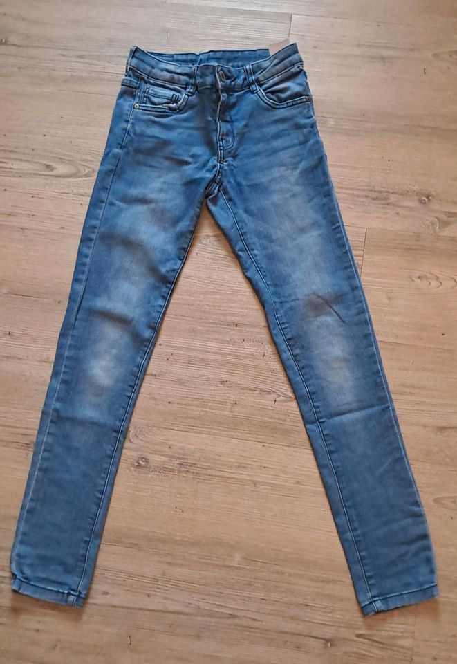 Page young Jeans 152 in Weener