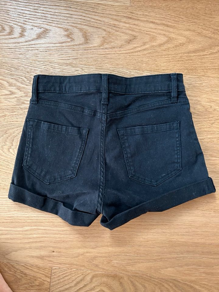 H&M HOTPANTS HOT PANTS JEANSSHORTS schwarz Gr. XXS 32 164 in Stuttgart