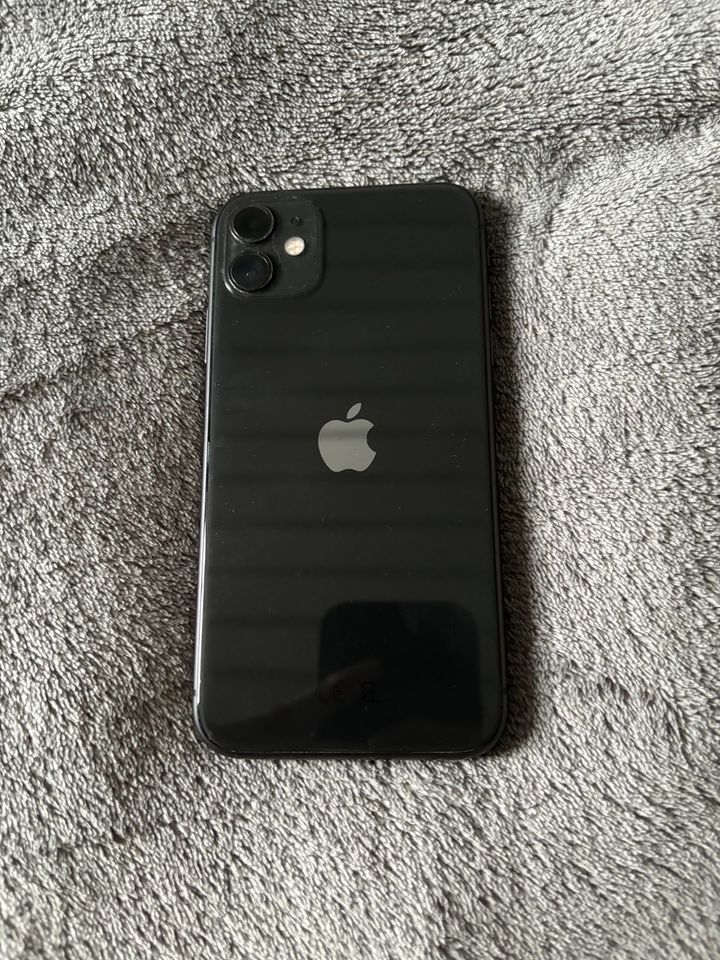 iPhone 11 - Schwarz, 128GB in Aldingen