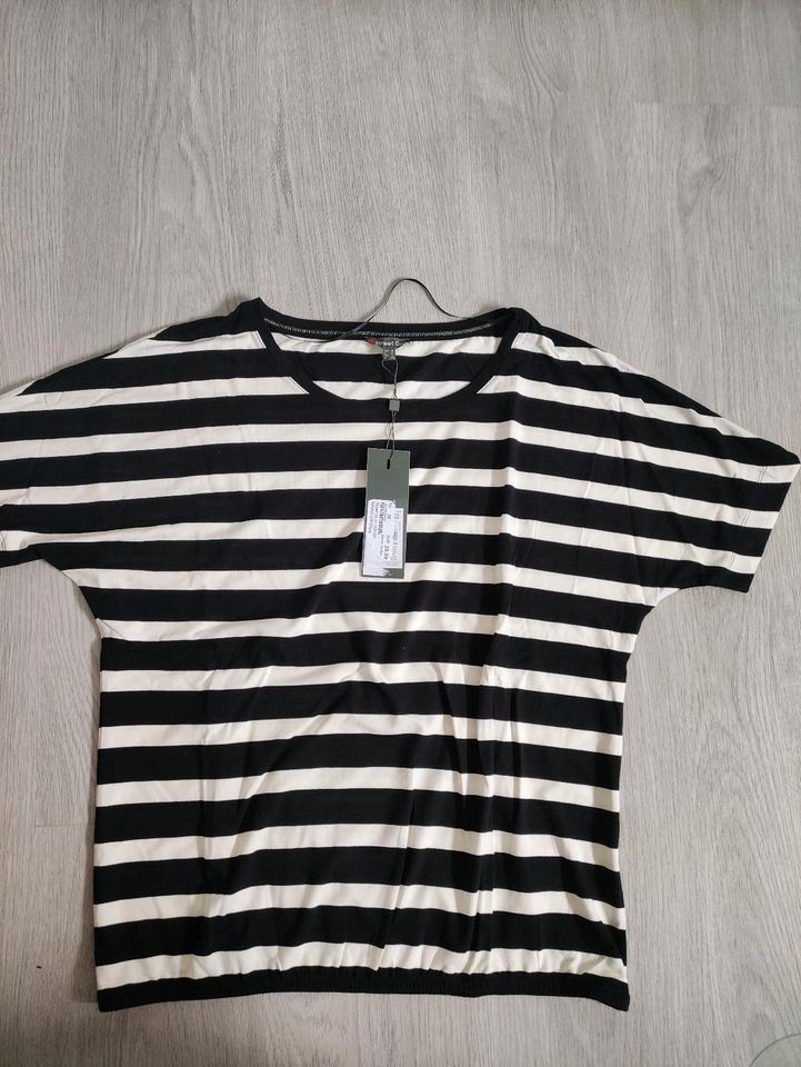 T-Shirt Shirt kurzarm schwarz weiß Größe 38 M von Street One NEU in  Rheinland-Pfalz - Staudt | eBay Kleinanzeigen ist jetzt Kleinanzeigen