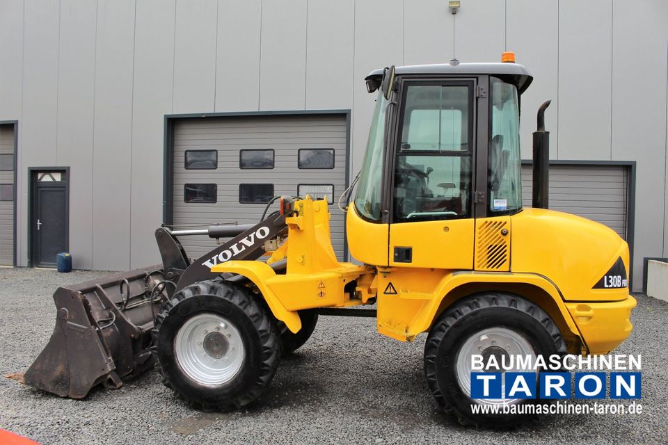 Volvo L30B * Bj2013 * 2670Std * Radlader 1150 L35B TL100 V100 906 in Butzbach