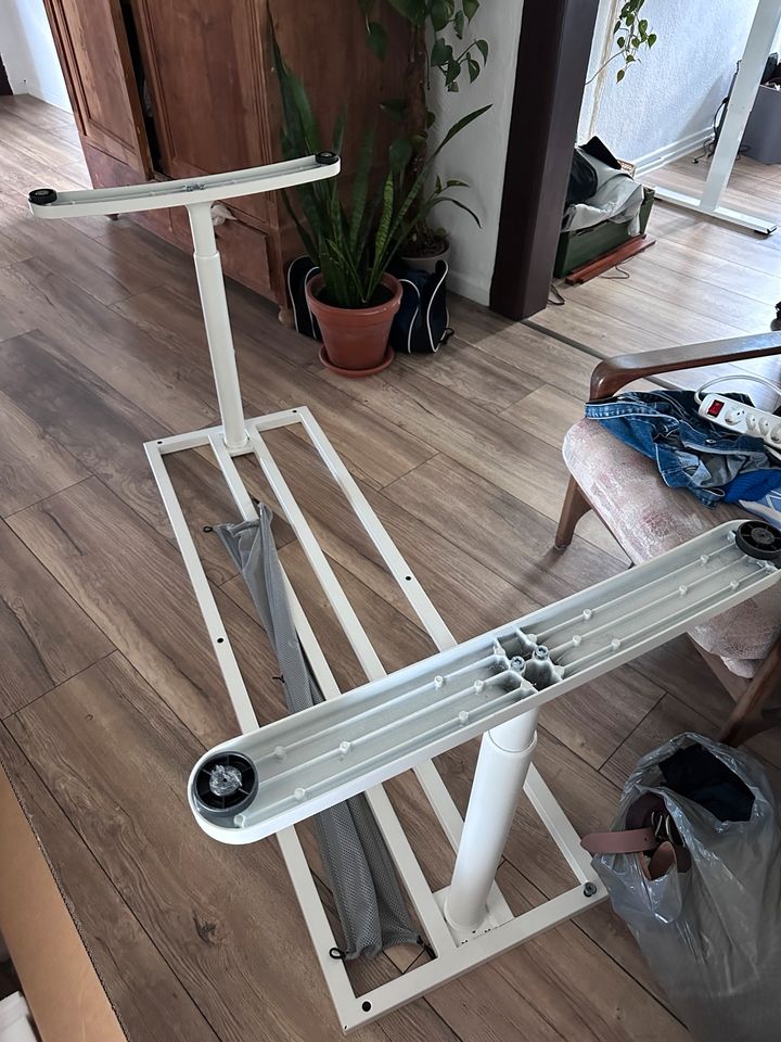 IKEA Tischgestell Tischbeine BEKANT weiß in Marburg